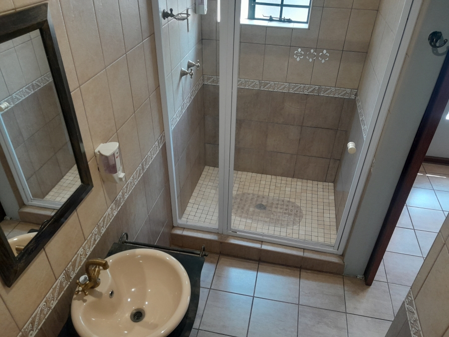 11 Bedroom Property for Sale in Bodorp North West